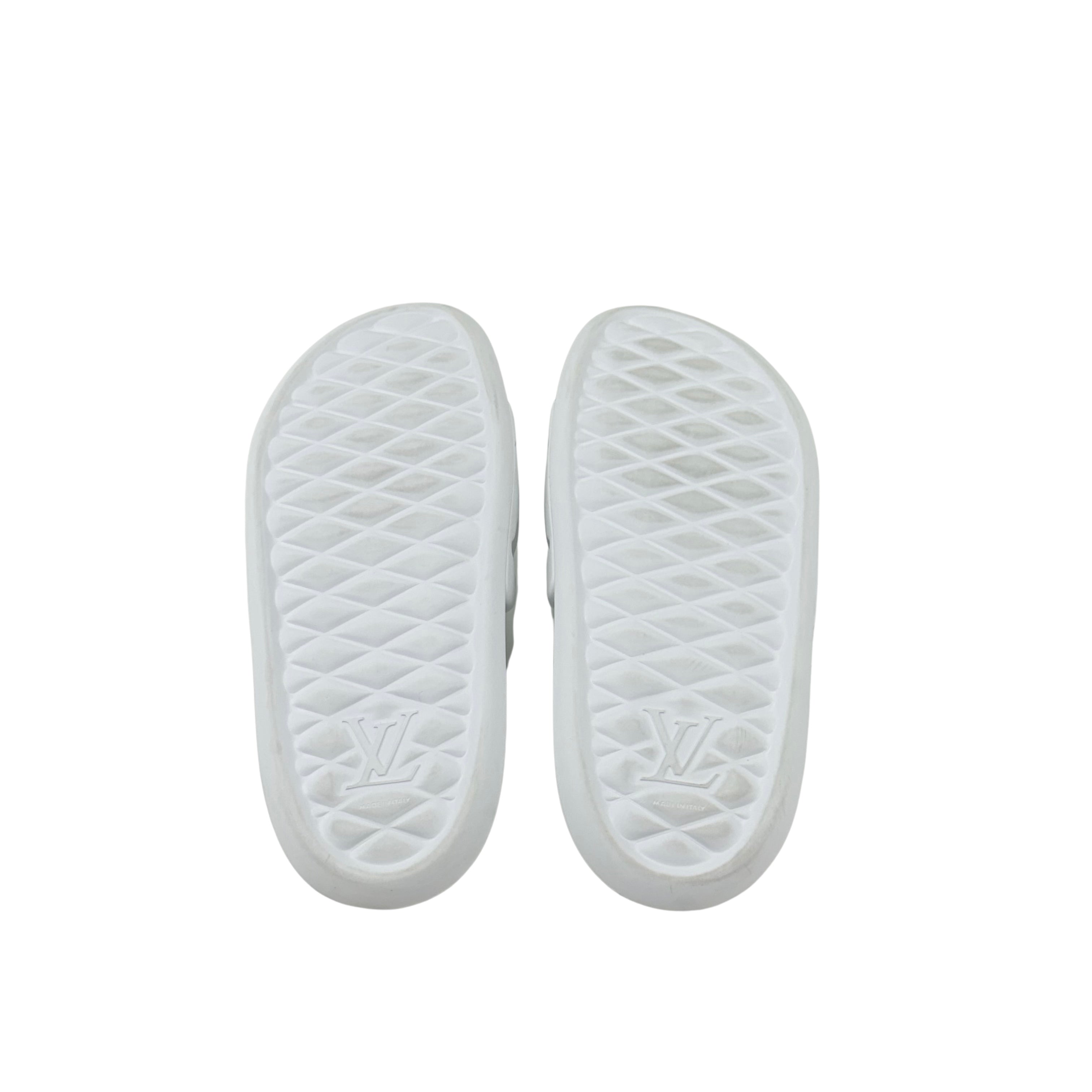 LOUIS VUITTON Waterfront Slippers/Slide/Mule Pool Rubber Strap Embossed Monogram pattern(Size 42)