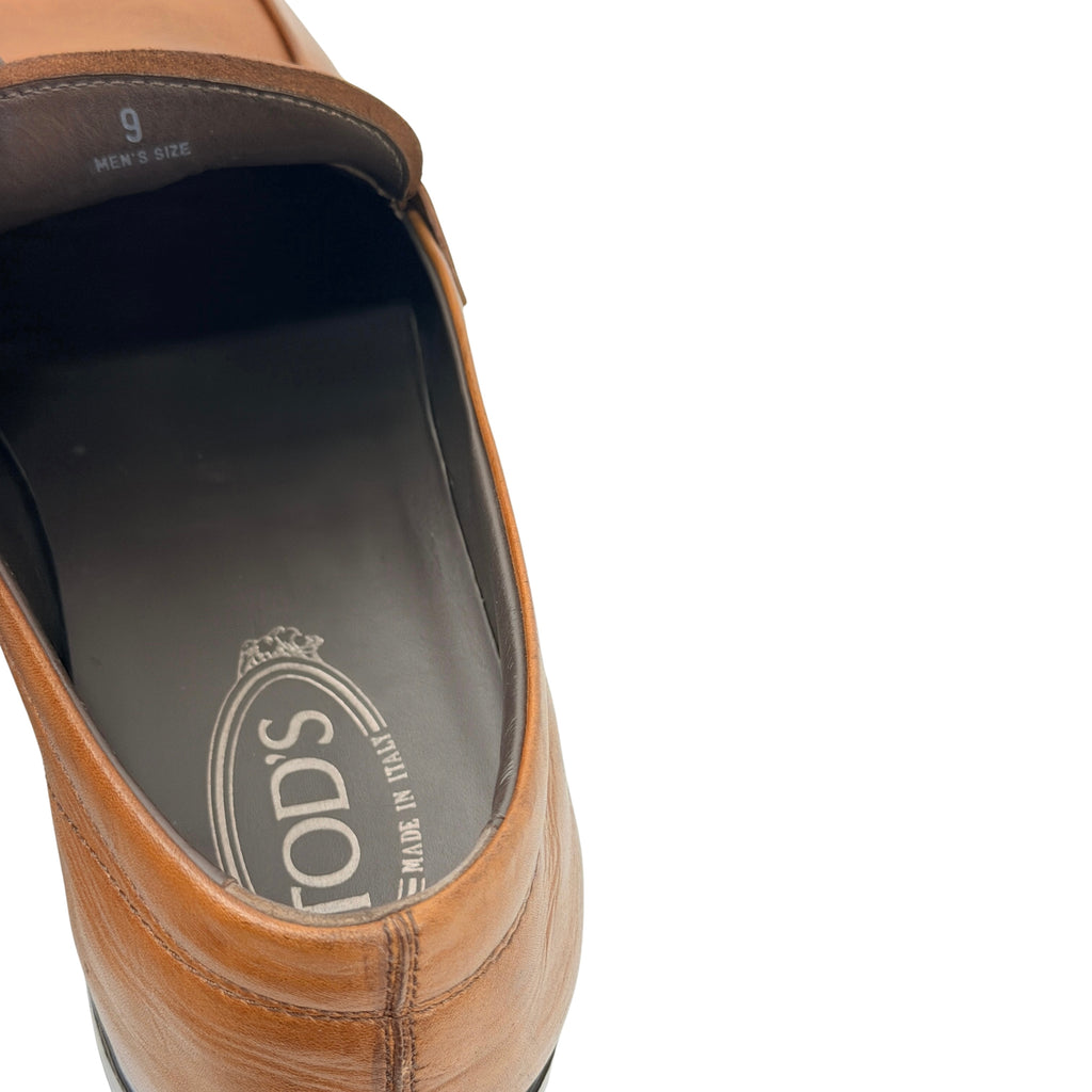 TOD’S Penny Loafers/Moccasins in a classic tan/light brown leather (Size 43)