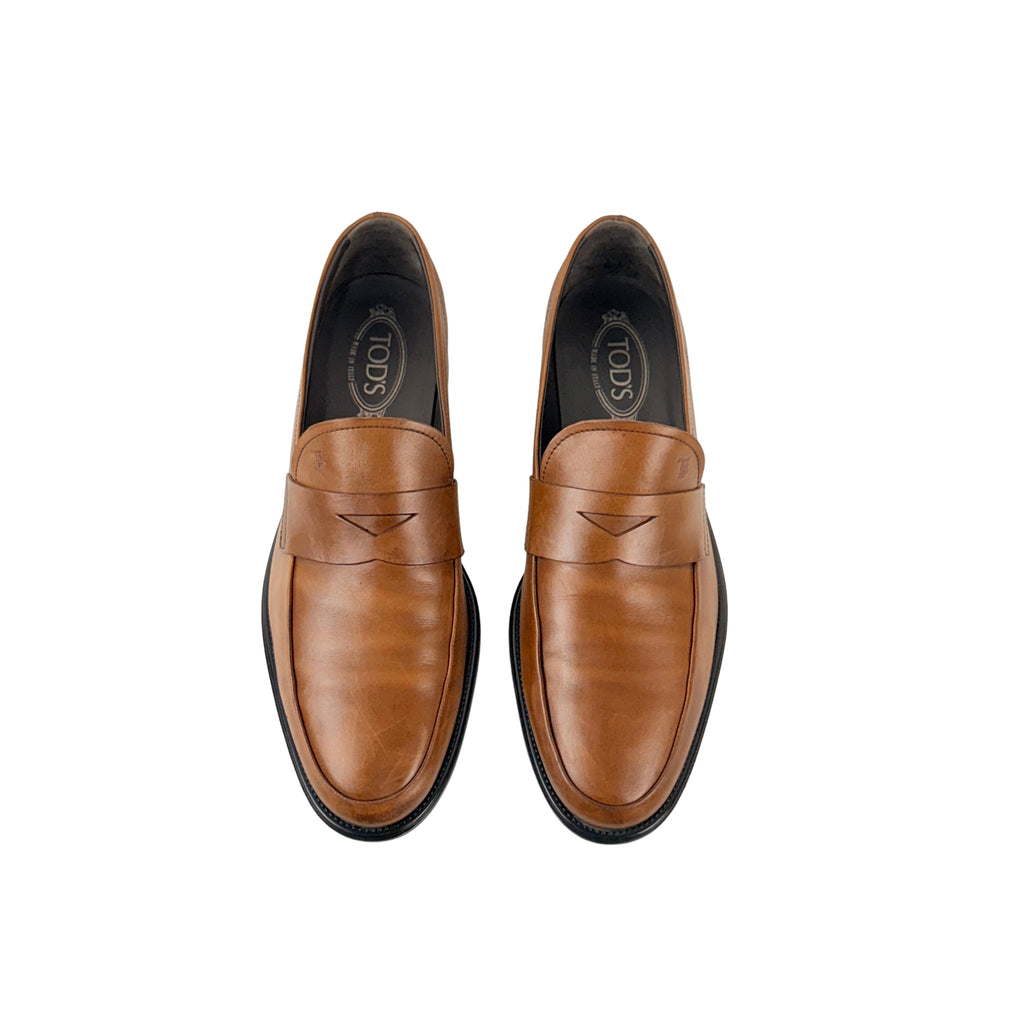 TOD’S Penny Loafers/Moccasins in a classic tan/light brown leather (Size 43)